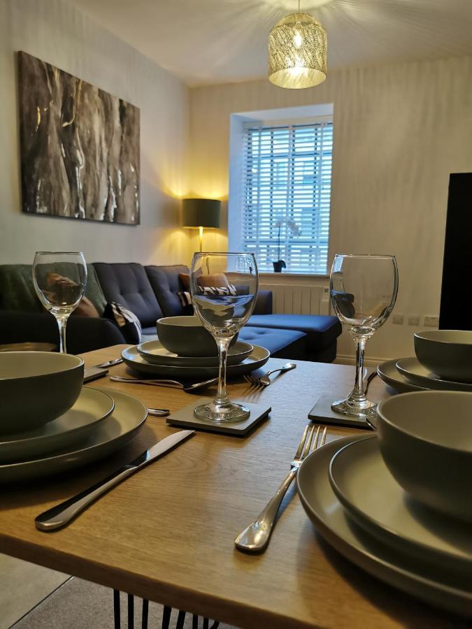 Axiom Apartment - Beautiful Stylish 2 Bed. Cheltenham Bagian luar foto